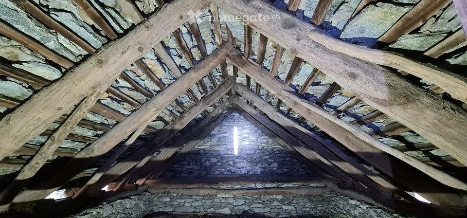 ValleMaggia, Aurigeno VENDESI STABILE Da Ristrutturare