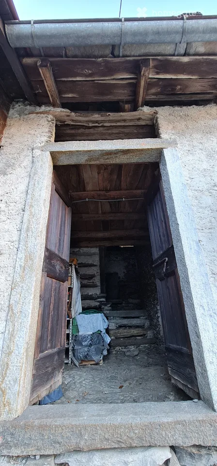 ValleMaggia, Aurigeno VENDESI STABILE Da Ristrutturare