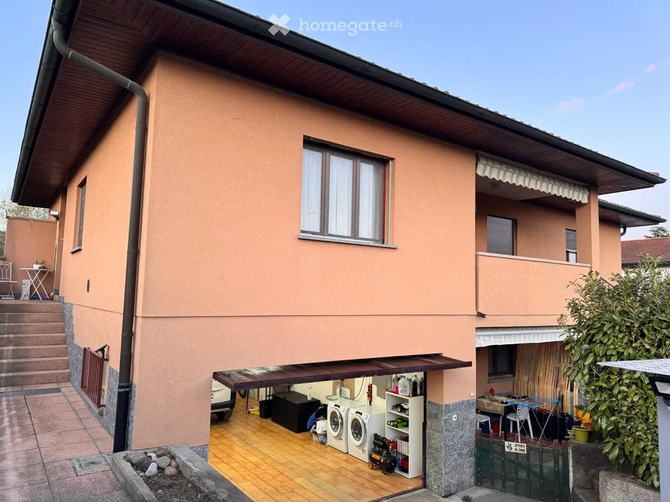 Appartamento in casa bifamiliare a Stabio zona Montalbano