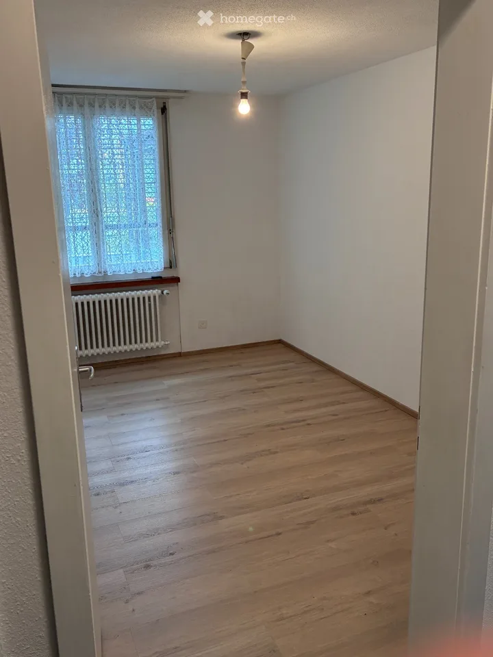 Helles WG-Zimmer in neu gegründeter 3er-WG in Neuheim ZG