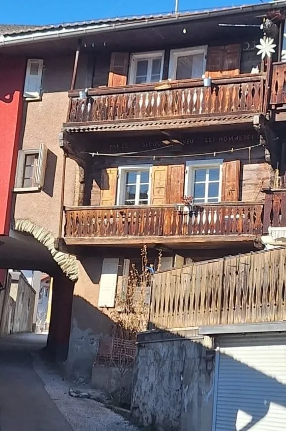 Maison villageoise à rénover à Sensine