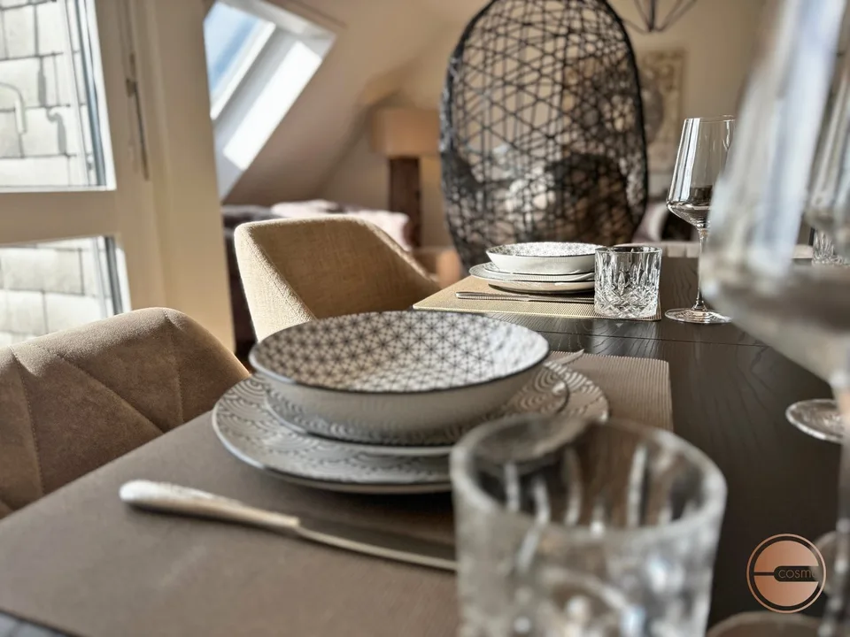 COSMOPOLITAN APARTMENTS - 4.5 ROOM / 3-BEDROOM SERVICED APARTMENT