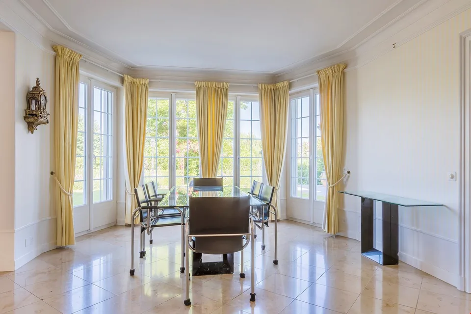 Representative Residenz für gehobene Ansprüche mit viel Privatsphäre