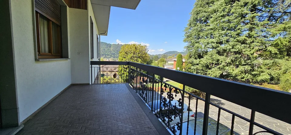 Prächtige 9-Zimmer-Villa in Morbio Inferiore – Eleganz und Komfort zum Verkauf