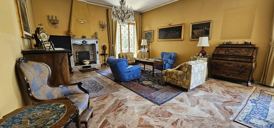 Prächtige 9-Zimmer-Villa in Morbio Inferiore – Eleganz und Komfort zum Verkauf