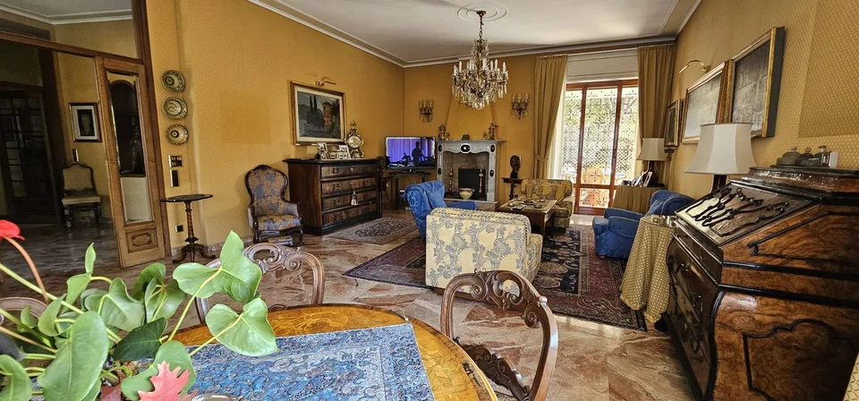 Prächtige 9-Zimmer-Villa in Morbio Inferiore – Eleganz und Komfort zum Verkauf