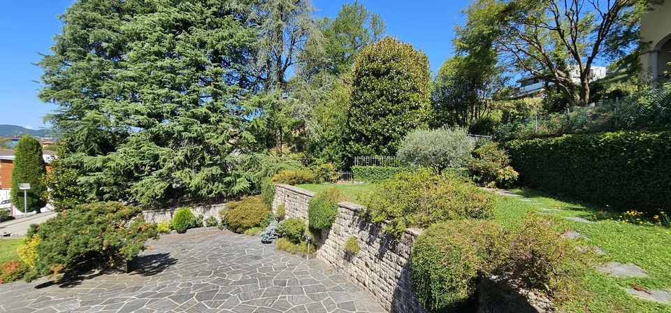 Splendida Villa di 9 Locali a Morbio Inferiore – Eleganza e Comfort in Vendita