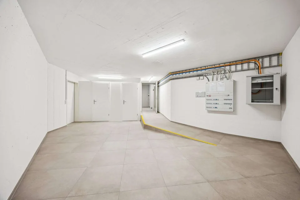 Espace commercial avec une visibilité élevée au cœur de Neuhausen – photo 8 sur 11