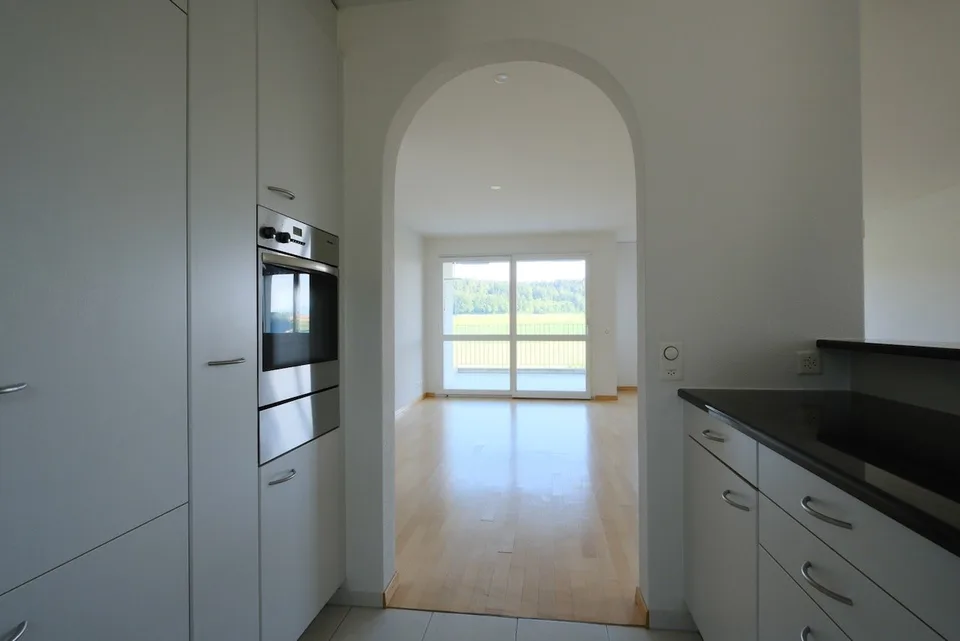 Sonnige 3.5-Zimmer-Wohnung mit herrlicher Weitsicht auf der Forch, Küsnacht – Foto 9 von 18