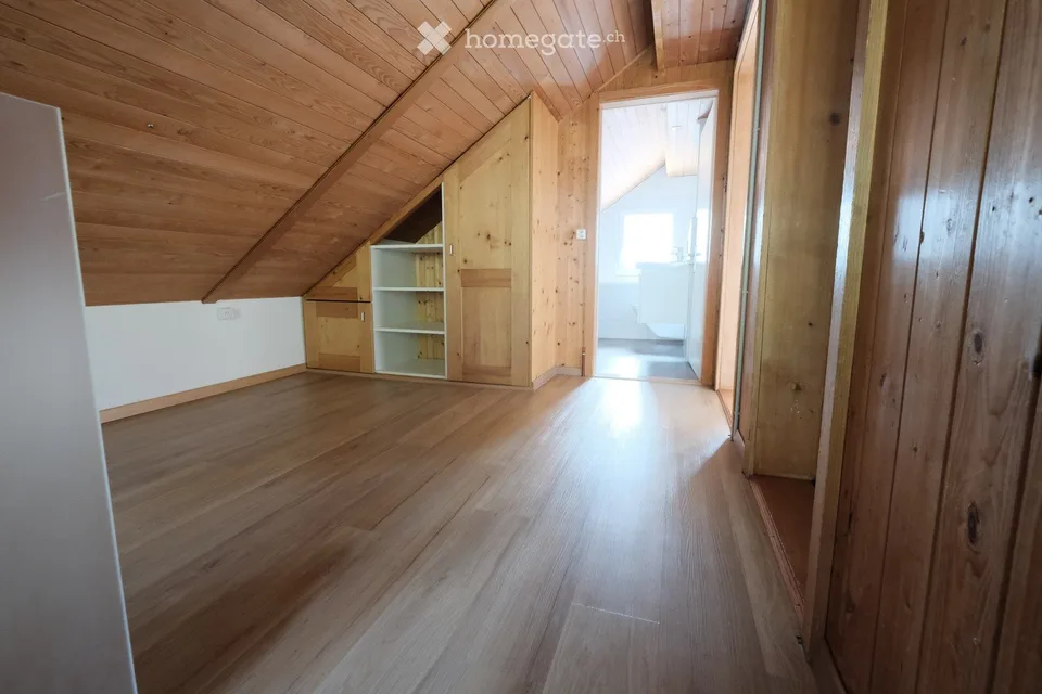 5-Zimmer Doppeleinfamilienhaus mit Sitzplatz und Bergsicht – Ab sofort verfügbar