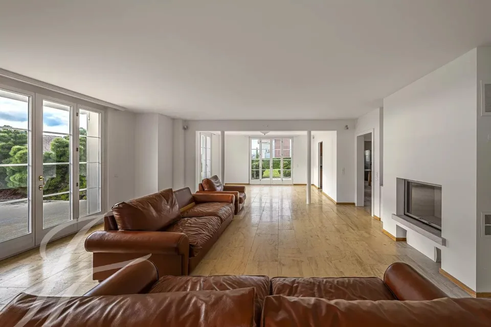 Magnifique propriété de standing avec piscine intérieure !