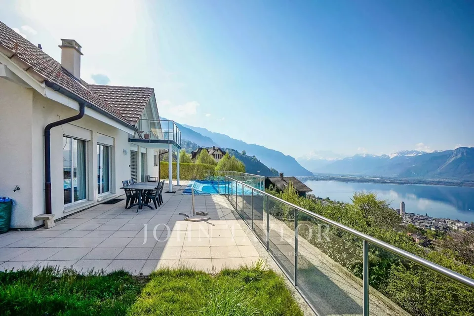 Villa individuelle avec piscine et vue panoramique