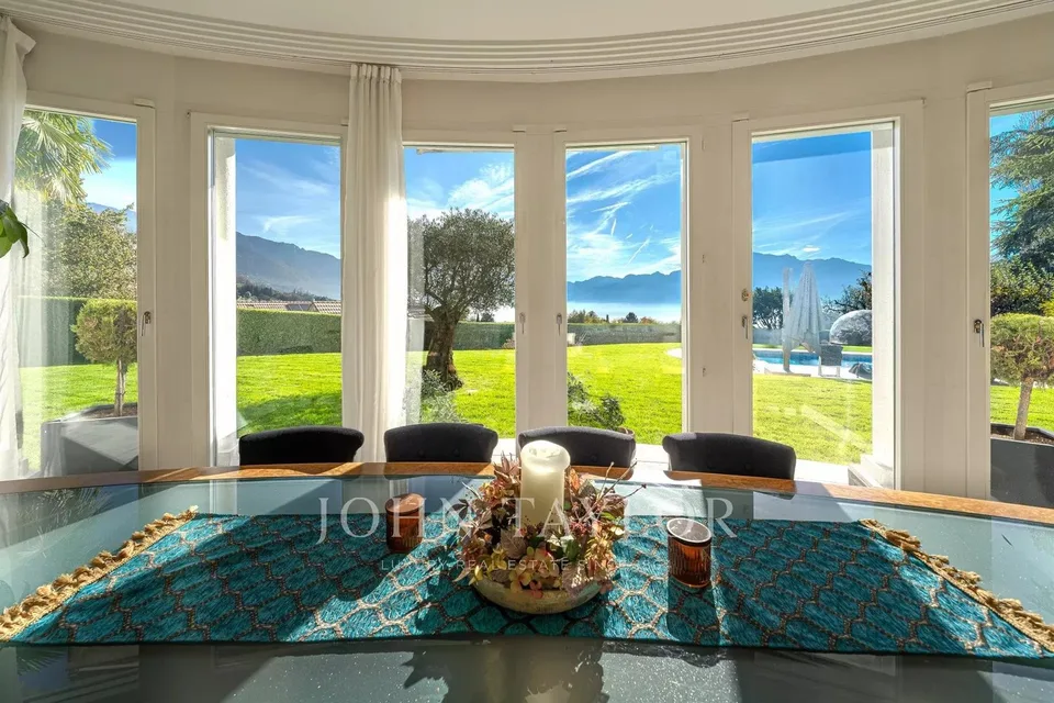 Luxuriöses Anwesen mit Pool und außergewöhnlichem Seeblick – Foto 22 von 26