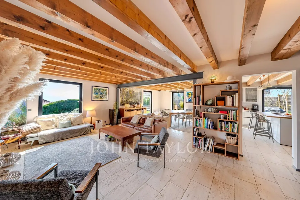 Villa indipendente con vista panoramica sul Lago di Ginevra