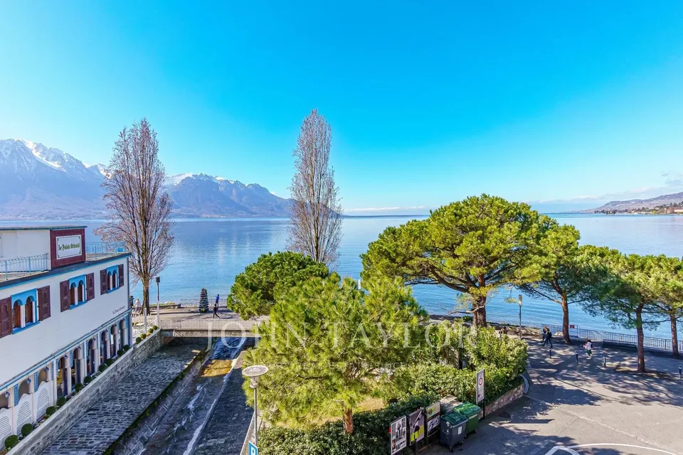 Superbe appartement en première ligne des rives du lac