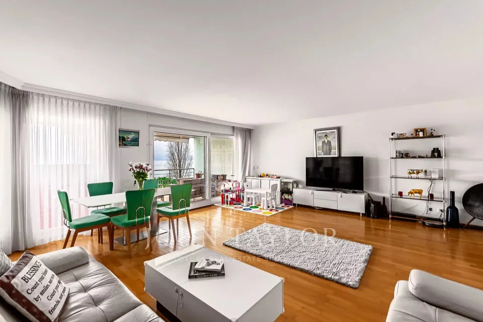 Schönes Apartment in erster Reihe am Seeufer