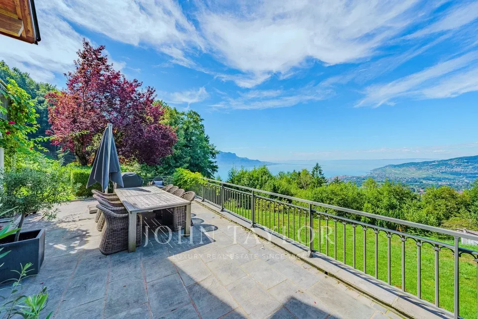 Proprietà magnifica con vista mozzafiato