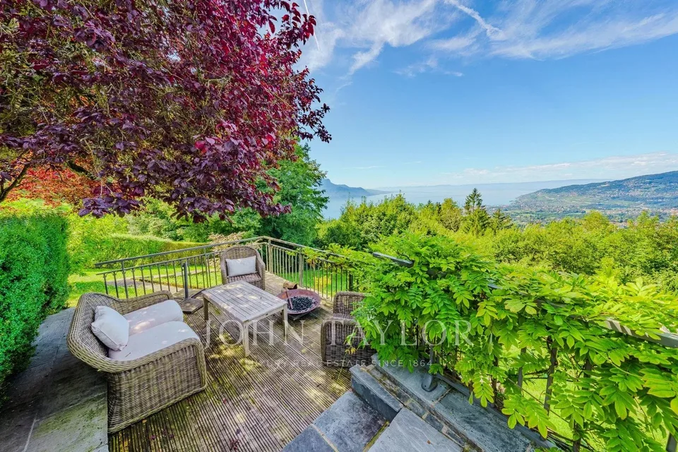 Proprietà magnifica con vista mozzafiato