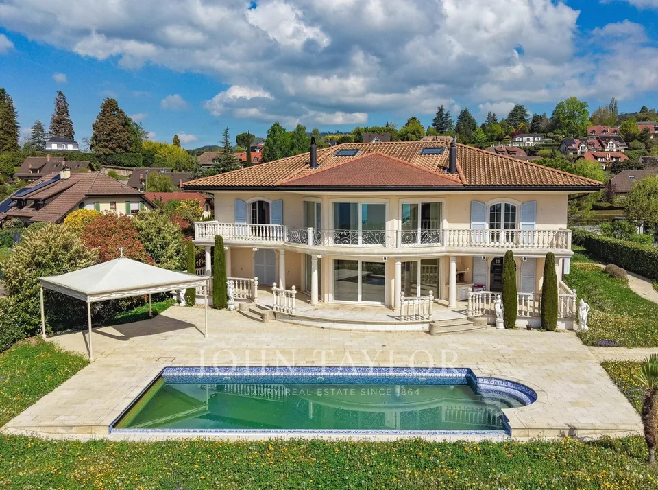 Proprietà lussuosa con vista panoramica sul lago