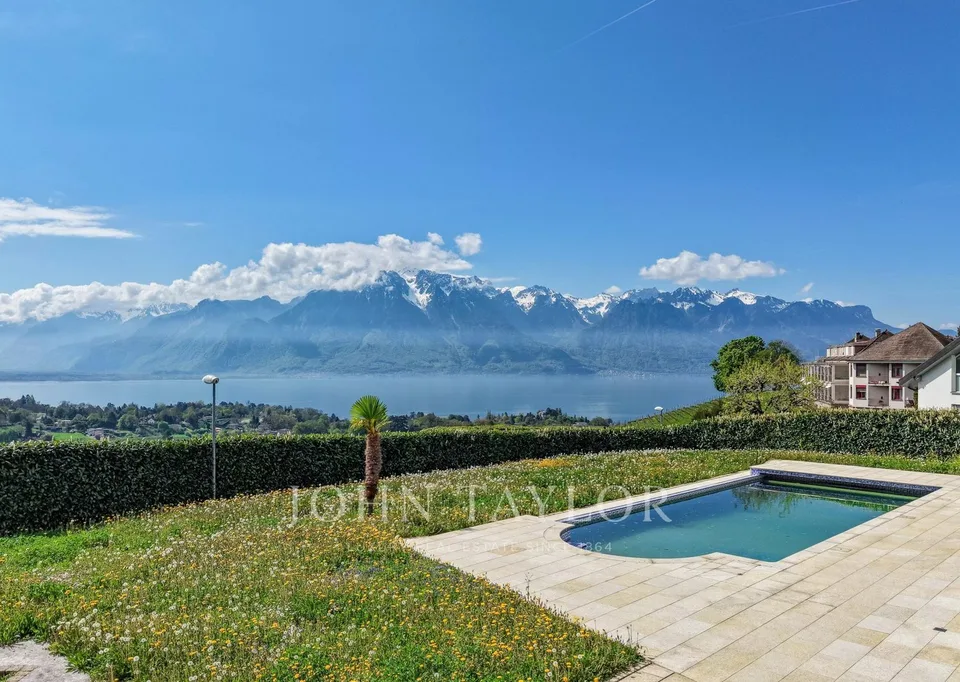 Proprietà lussuosa con vista panoramica sul lago