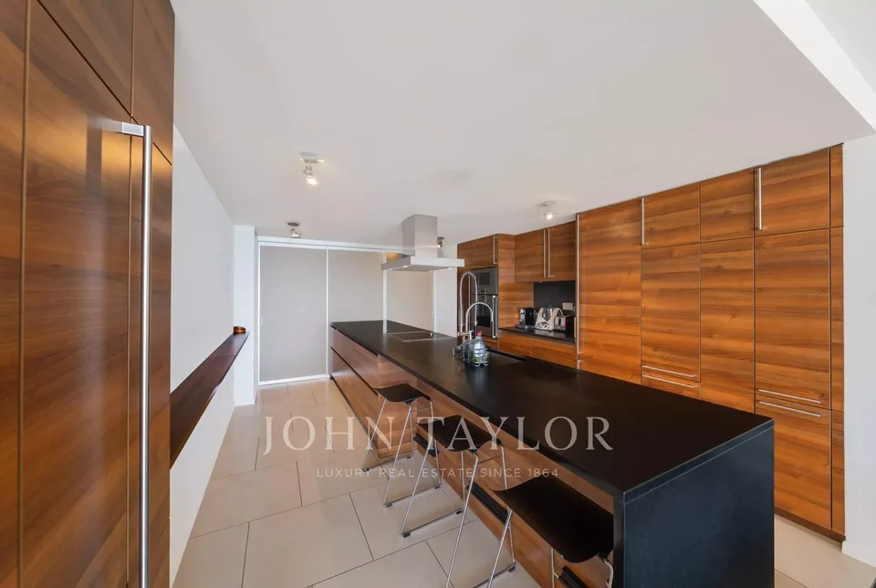 MAGNIFIQUE ! appartement de 5 chambres situé en plein coeur de Montreux.