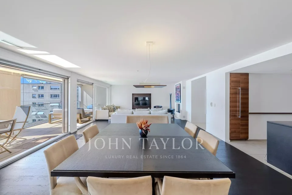 MAGNIFIQUE ! appartement de 5 chambres situé en plein coeur de Montreux.