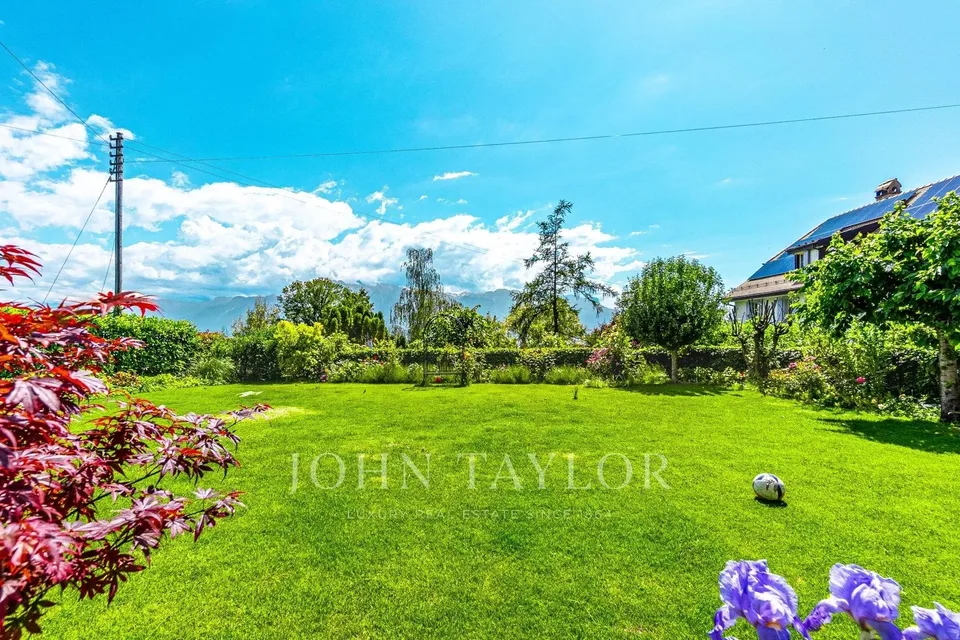 Maison offrant 600m2 au coeur de St-Légier