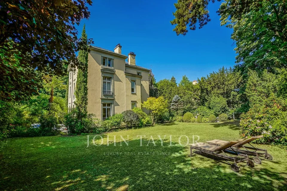 Hôtel particulier à deux pas du lac