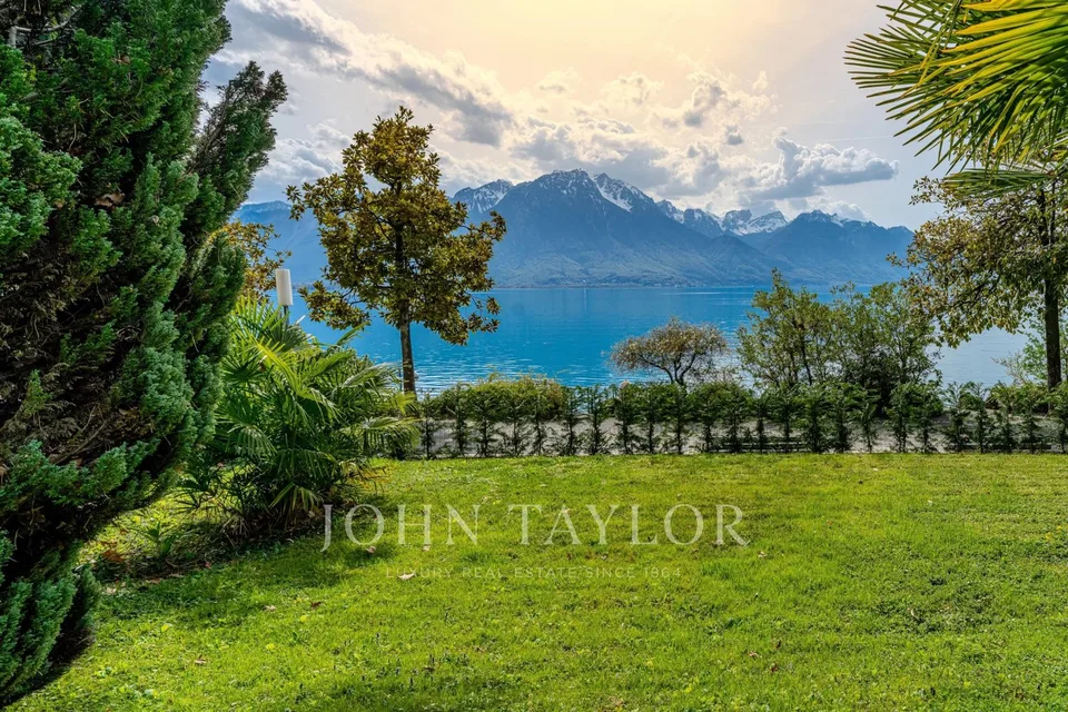 Bien rare à Montreux ? Première ligne du lac avec terrasse et panorama unique