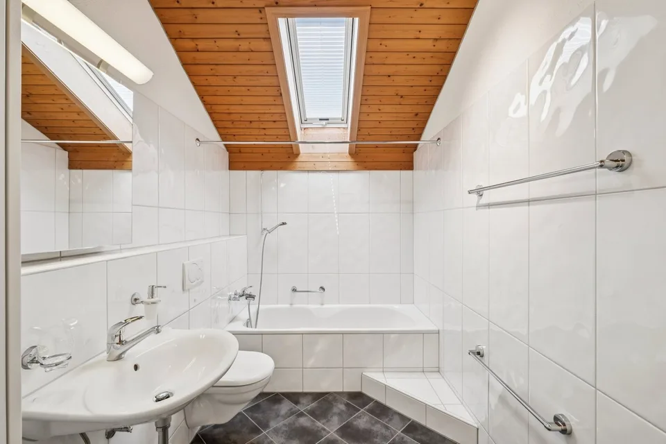 Ein Zuhause zum Aufblühen - Maisonette mit Cheminée und Garten – Foto 10 von 13