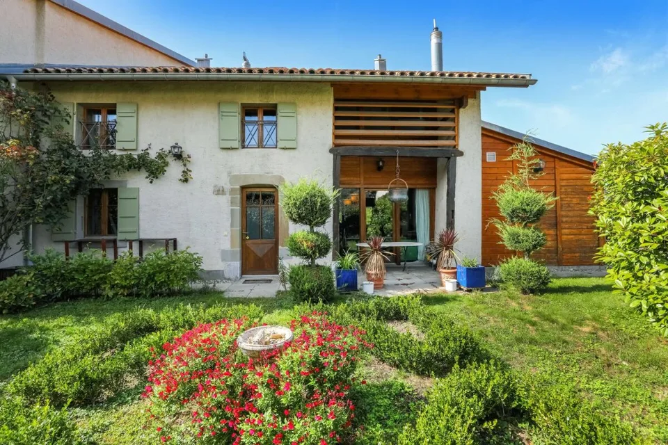 Ravissante villa en campagne avec Jardin en Bordure des Vignobles de Jussy