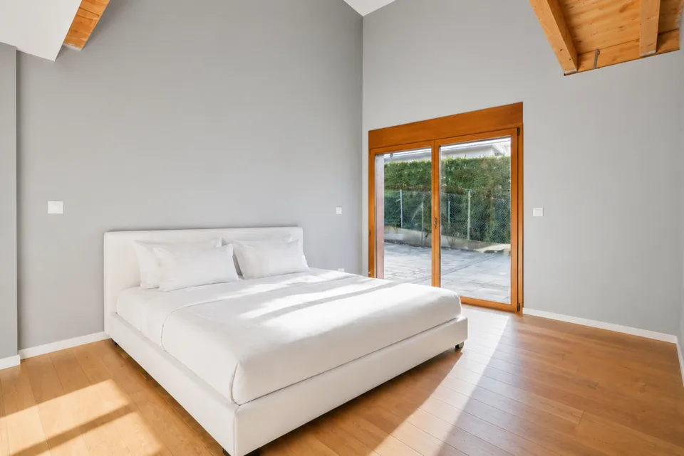 Villa avec volumes spectaculaires, baignée de lumière et emplie de charme - Multiples espaces et fort potentiel
