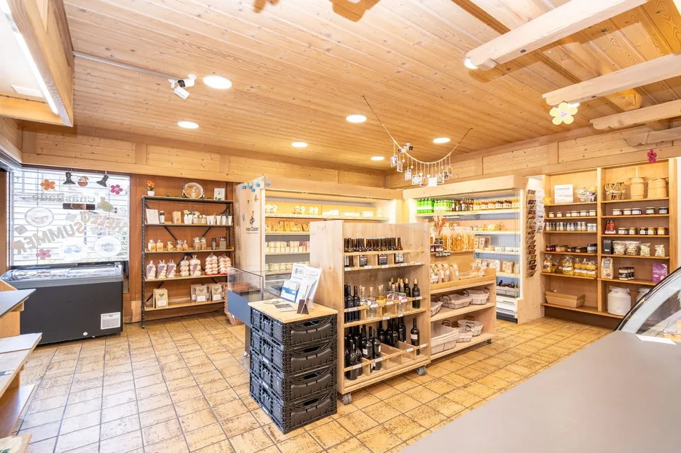 Proprietà residenziale e commerciale con latteria a Riggisberg