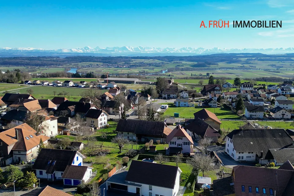 Sonnenverwöhntes Traumhaus mit Alpenpanorama und grossem Garten – Foto 7 von 12