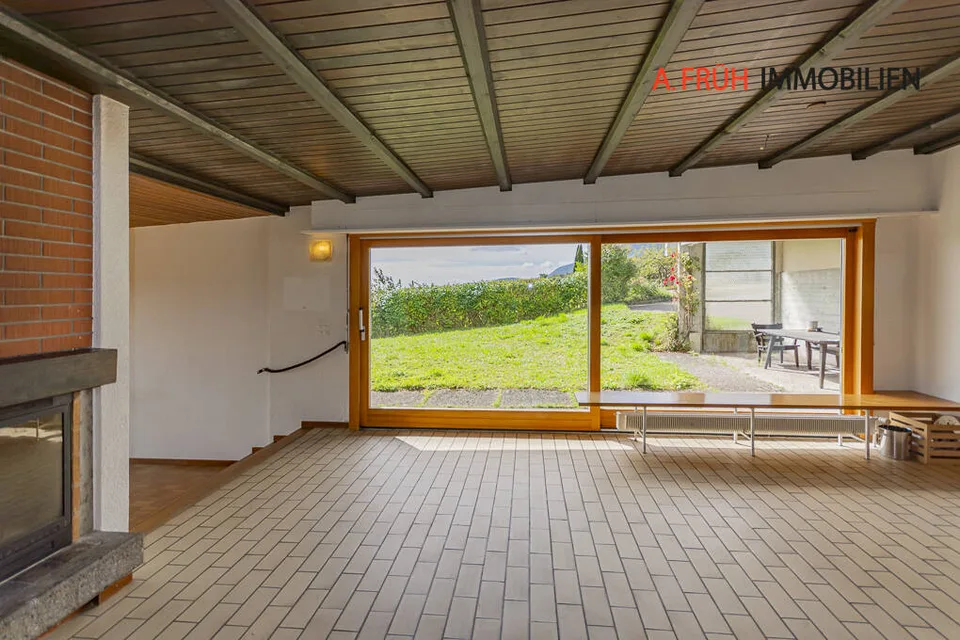 Sonnenverwöhntes Traumhaus mit Alpenpanorama und grossem Garten