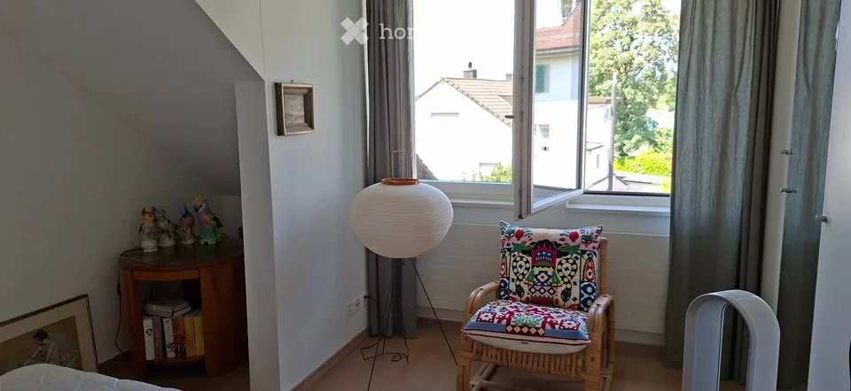 Incantevole appartamento di 2.5 locali in affitto a Erlenbach, vicino al lago