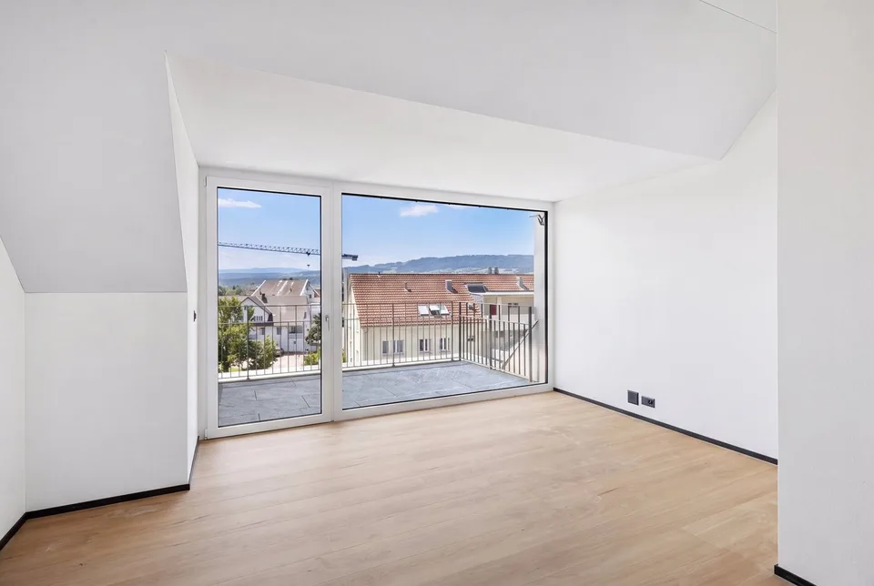 Moderne 4.5-Zimmer-Dachwohnung - Cool durch den Sommer dank Free Cooling-System