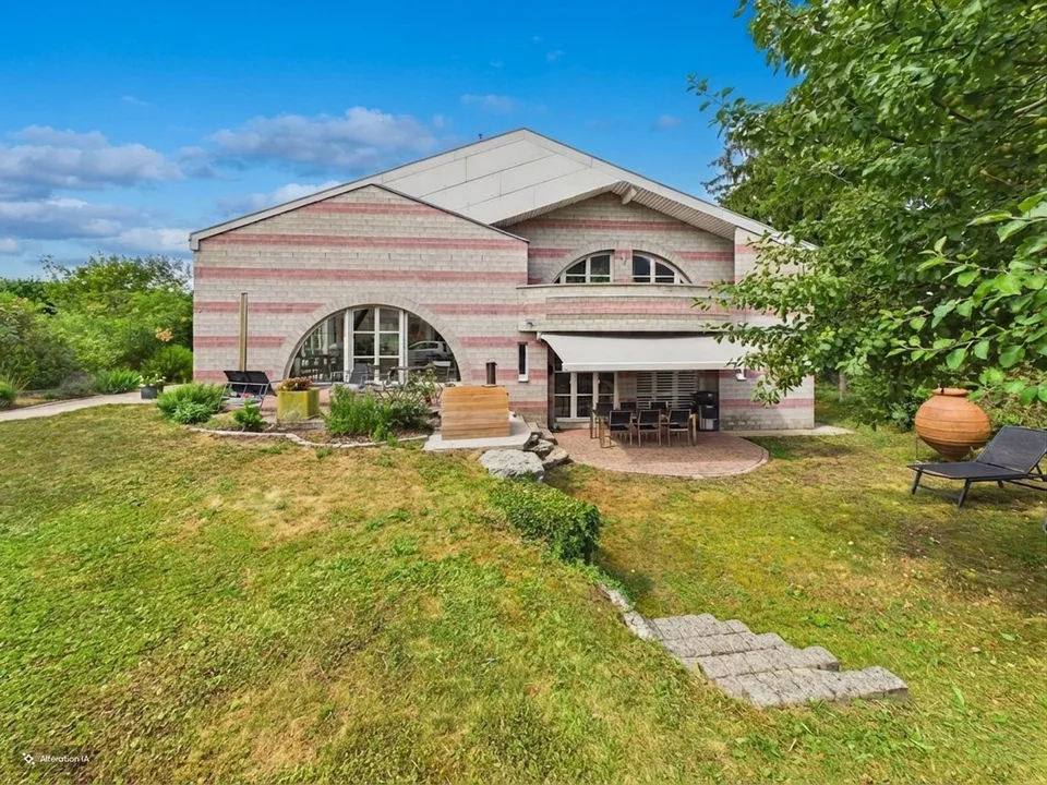 Exceptional Property in the Heart of Courtételle