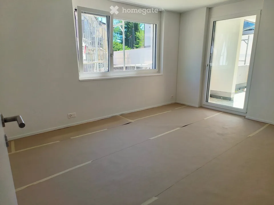 Appartamento moderno 3.5 locali a Wollerau – Nuovo edificio con balcone
