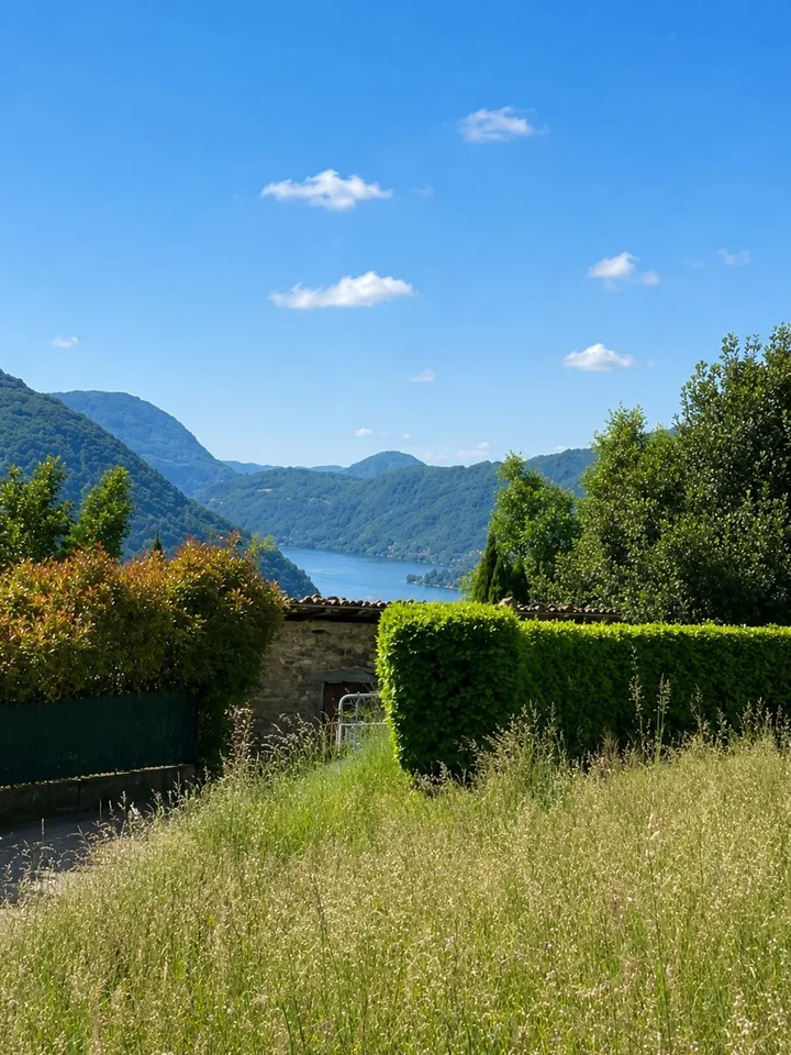Terreno edificabile  Residenziale pianeggiante,  in posizione Tranquilla, Soleggiata,
