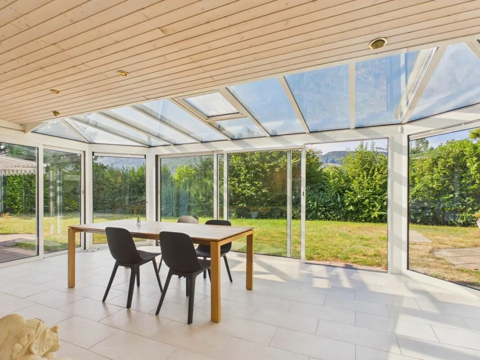 Detached single-family house with winter garden, fireplace, and sauna in a quiet location