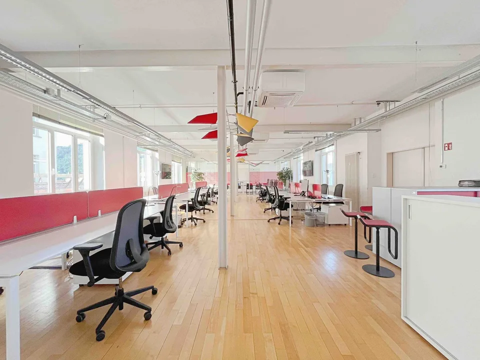 Moderne Büro zur Miete in Balerna – 196 m²