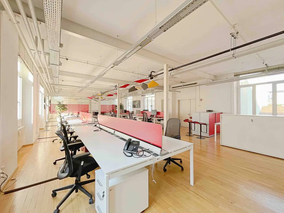 Moderne Büro zur Miete in Balerna – 196 m²