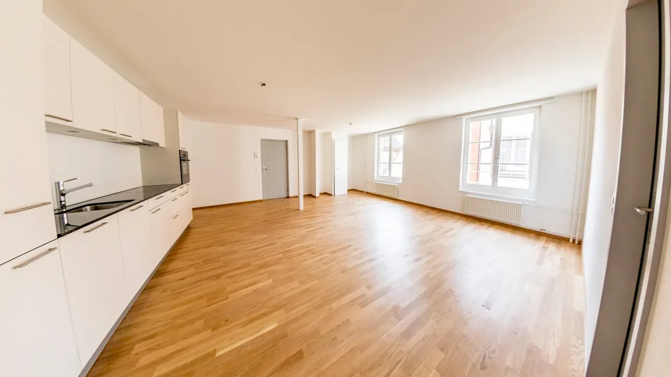 Mitten in der Altstadt - Grosse WG-Wohnung mit separaten Badezimmern