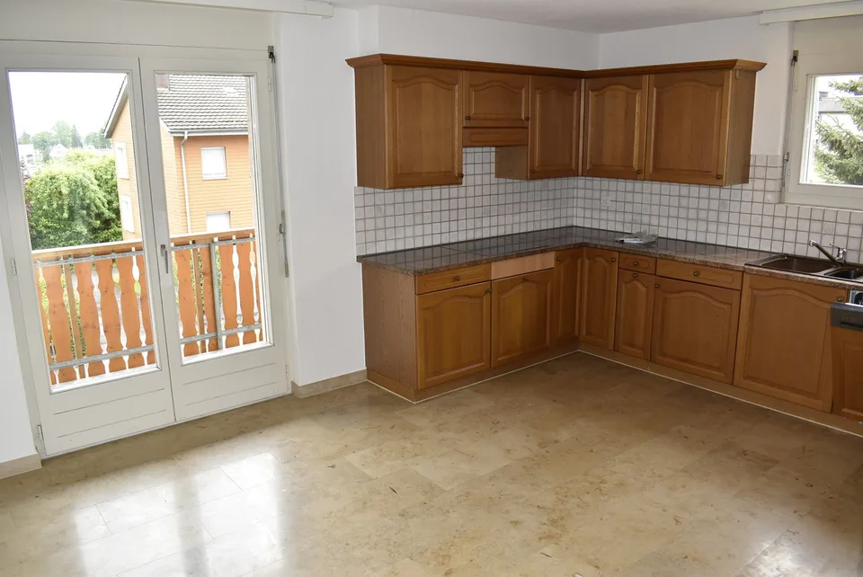 Ampio appartamento tranquillo di 3½ locali con 2 balconi