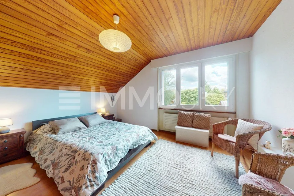 Elegante villa familiare con piscina coperta a Chavornay