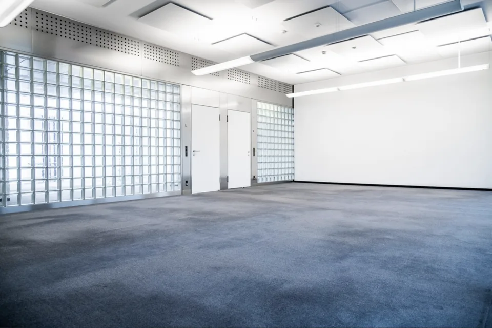 Kleinbüro mit schöner Aussicht zu vermieten