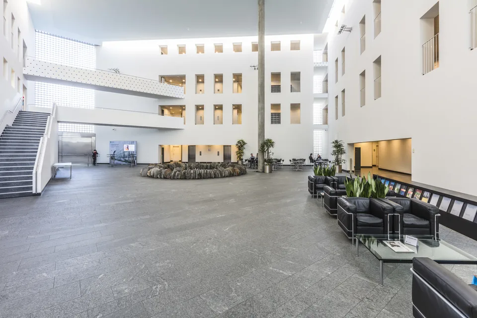 Kleinbüro mit schöner Aussicht zu vermieten