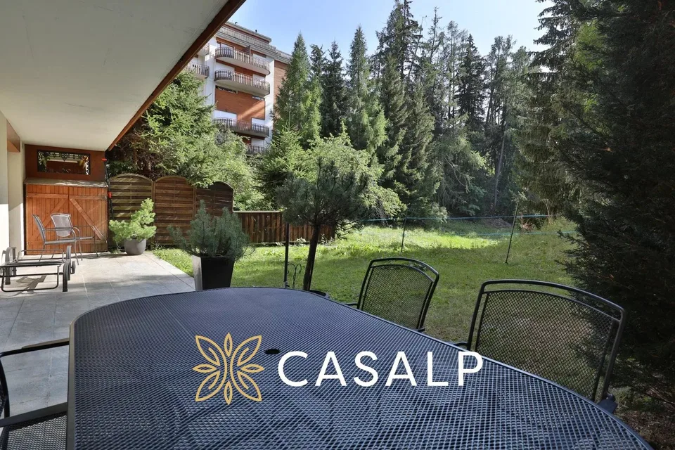 Bellissimo appartamento di 3.5 locali a livello di giardino nel centro di Crans
