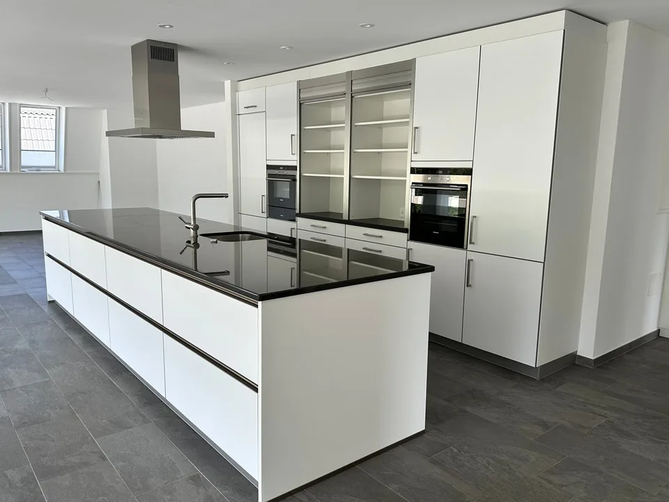 Top moderne 4.5-Zimmer-Dachwohnung ca. 175m2 mit grossem Balkon